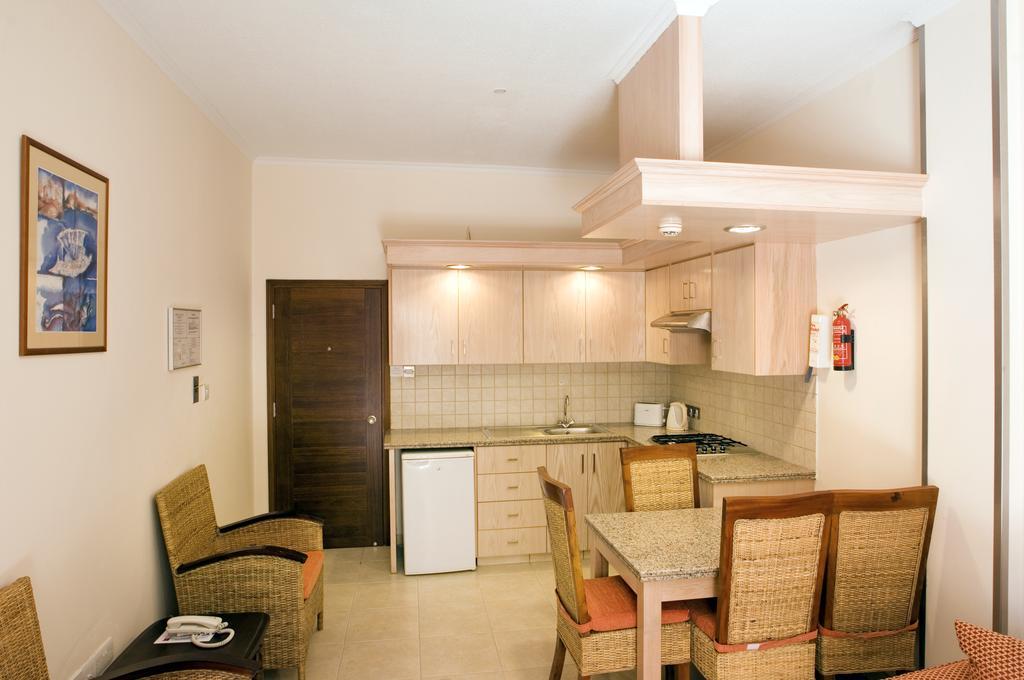 Senator Hotel Apartments - Adults Only Ayia Napa Exteriér fotografie